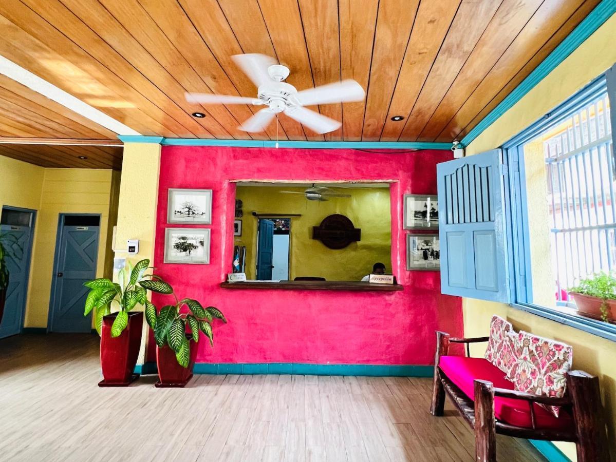 Hotel Casona De La Isla Flores Extérieur photo