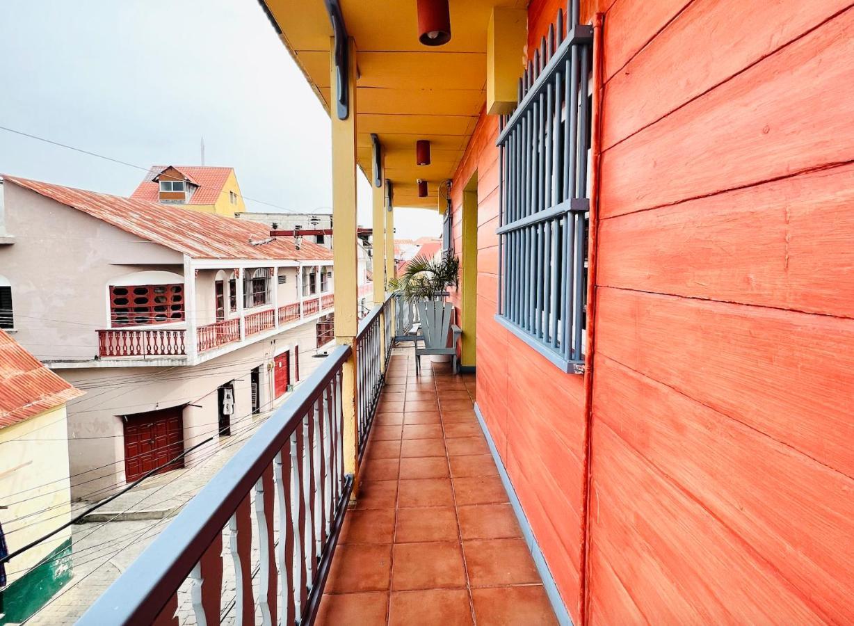 Hotel Casona De La Isla Flores Extérieur photo