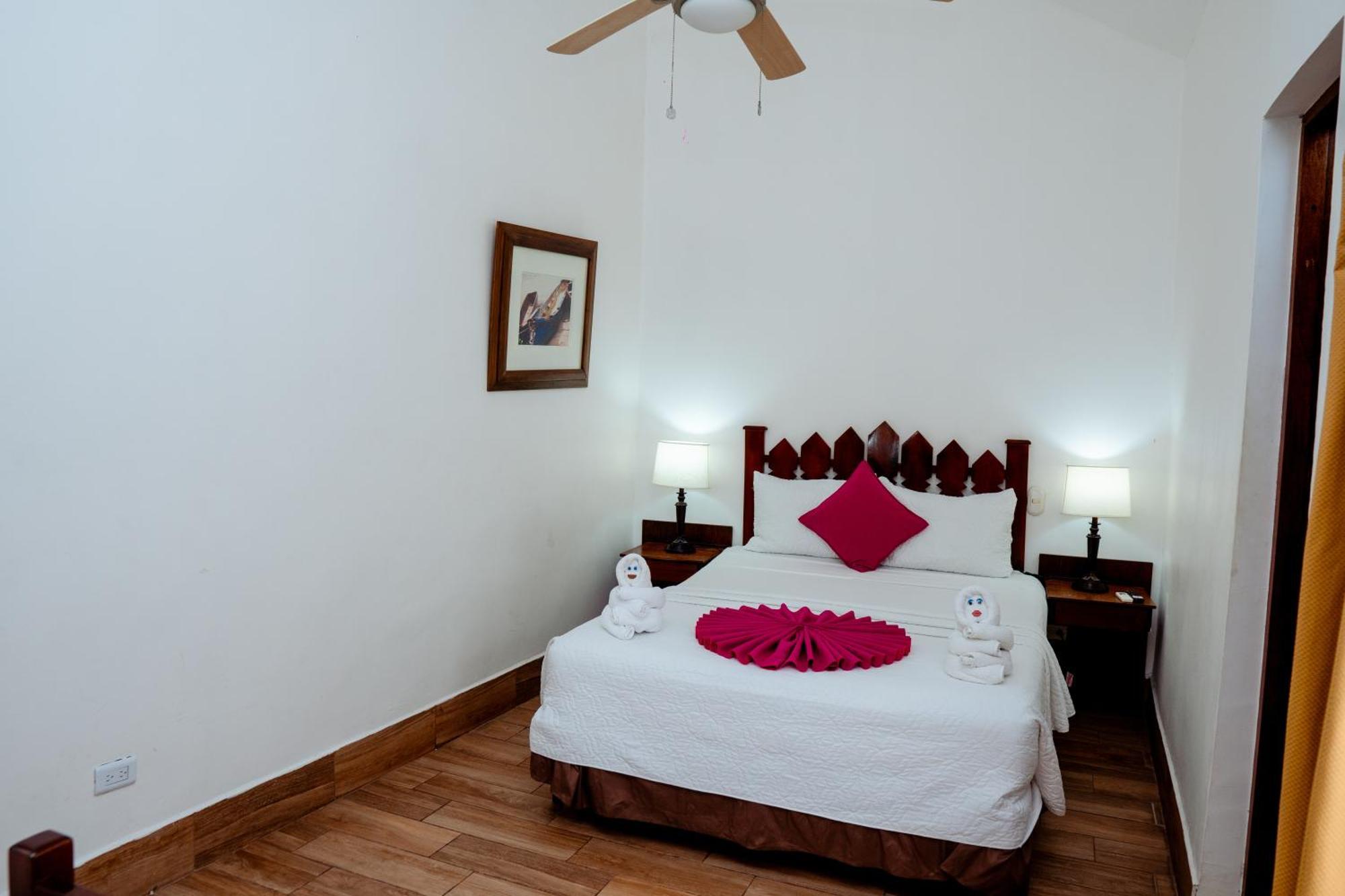 Hotel Casona De La Isla Flores Extérieur photo